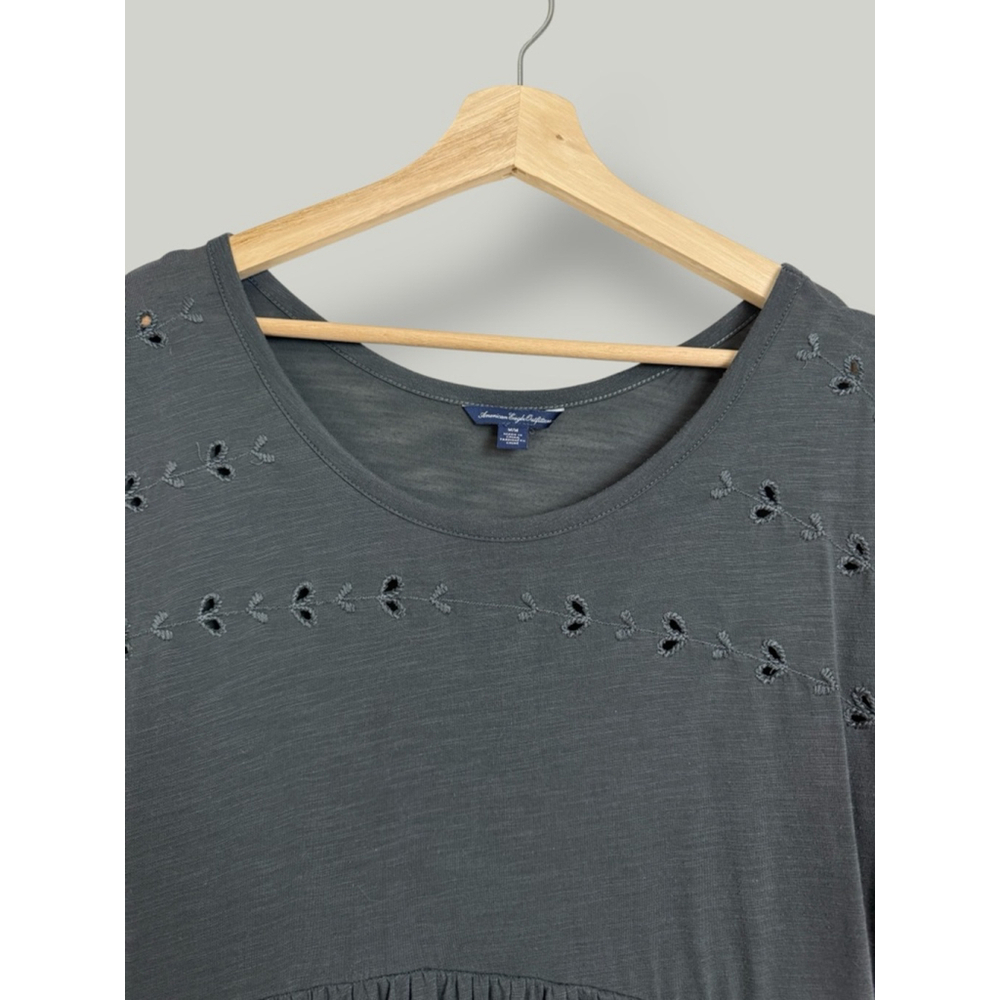 AMERICAN EAGLE Blouse Women Size Medium Gray Baby Doll Top Floral Eyelet - Picture 7 of 14